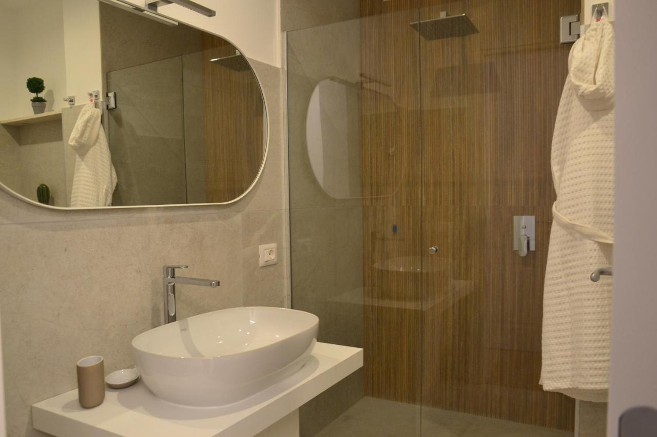 Luna Nuova Suites เนเปิลส์ ภายนอก รูปภาพ
