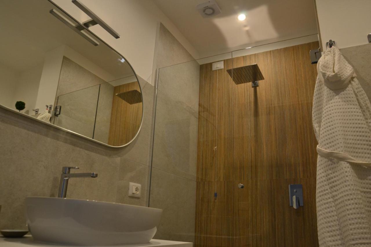 Luna Nuova Suites เนเปิลส์ ภายนอก รูปภาพ