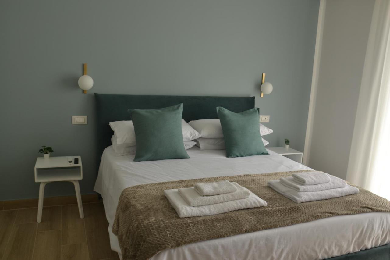 Luna Nuova Suites เนเปิลส์ ภายนอก รูปภาพ