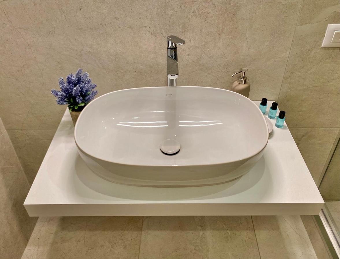 Luna Nuova Suites เนเปิลส์ ภายนอก รูปภาพ