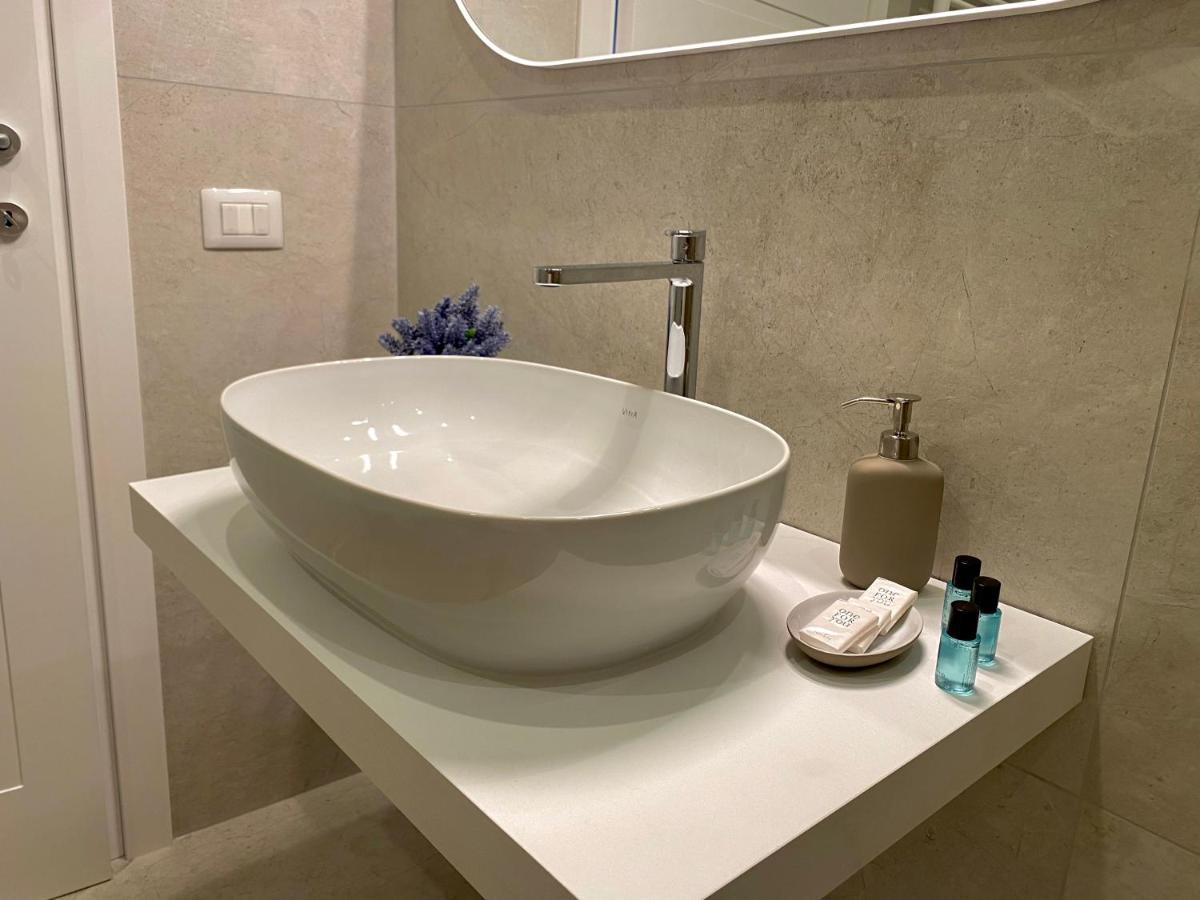 Luna Nuova Suites เนเปิลส์ ภายนอก รูปภาพ