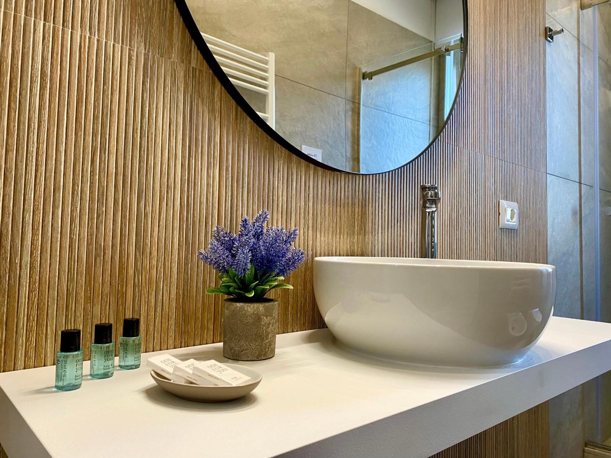 Luna Nuova Suites เนเปิลส์ ภายนอก รูปภาพ